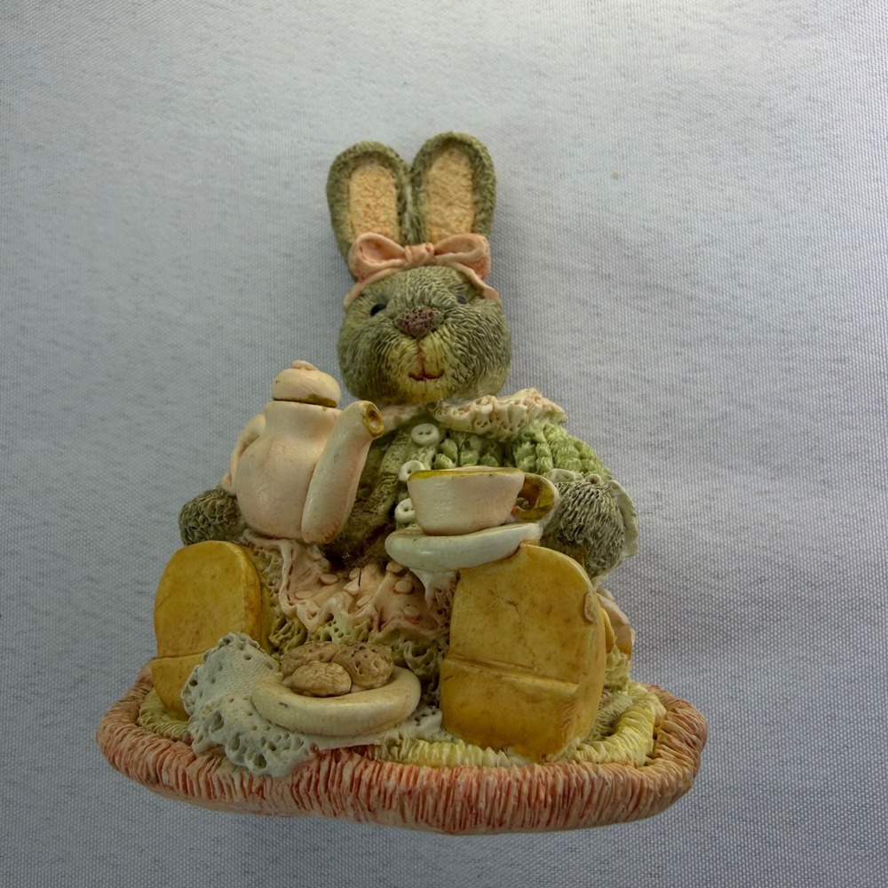 Figi Snuggle Buddies Honey Bunny Lets Have Tea Figurine '96 Vintage Hand Painted